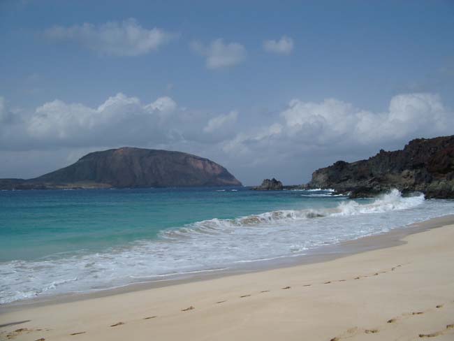 La Concha - traumhafter Sandstrand im Nordwesten von La Graciosa