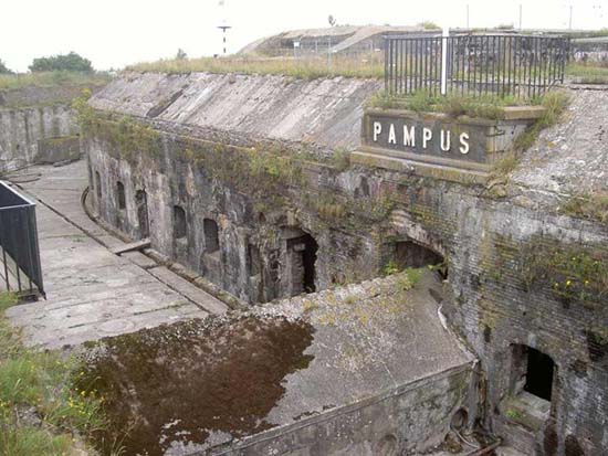 Fort Pampus